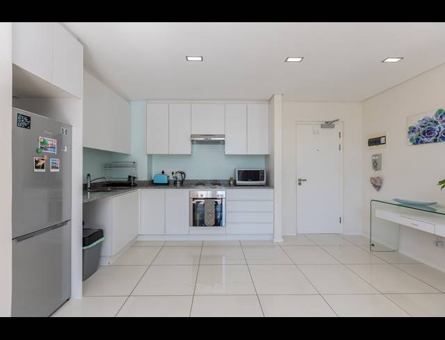 1 BEDROOM STUDIO APARTMENT TO LET IN CLAREMONT UPPER